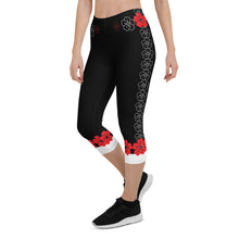 Load image into Gallery viewer, Flower Capri Leggings