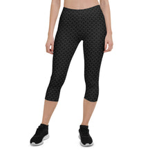 Load image into Gallery viewer, Star Black Capri Leggings