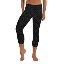 Load image into Gallery viewer, Star Black Capri Leggings